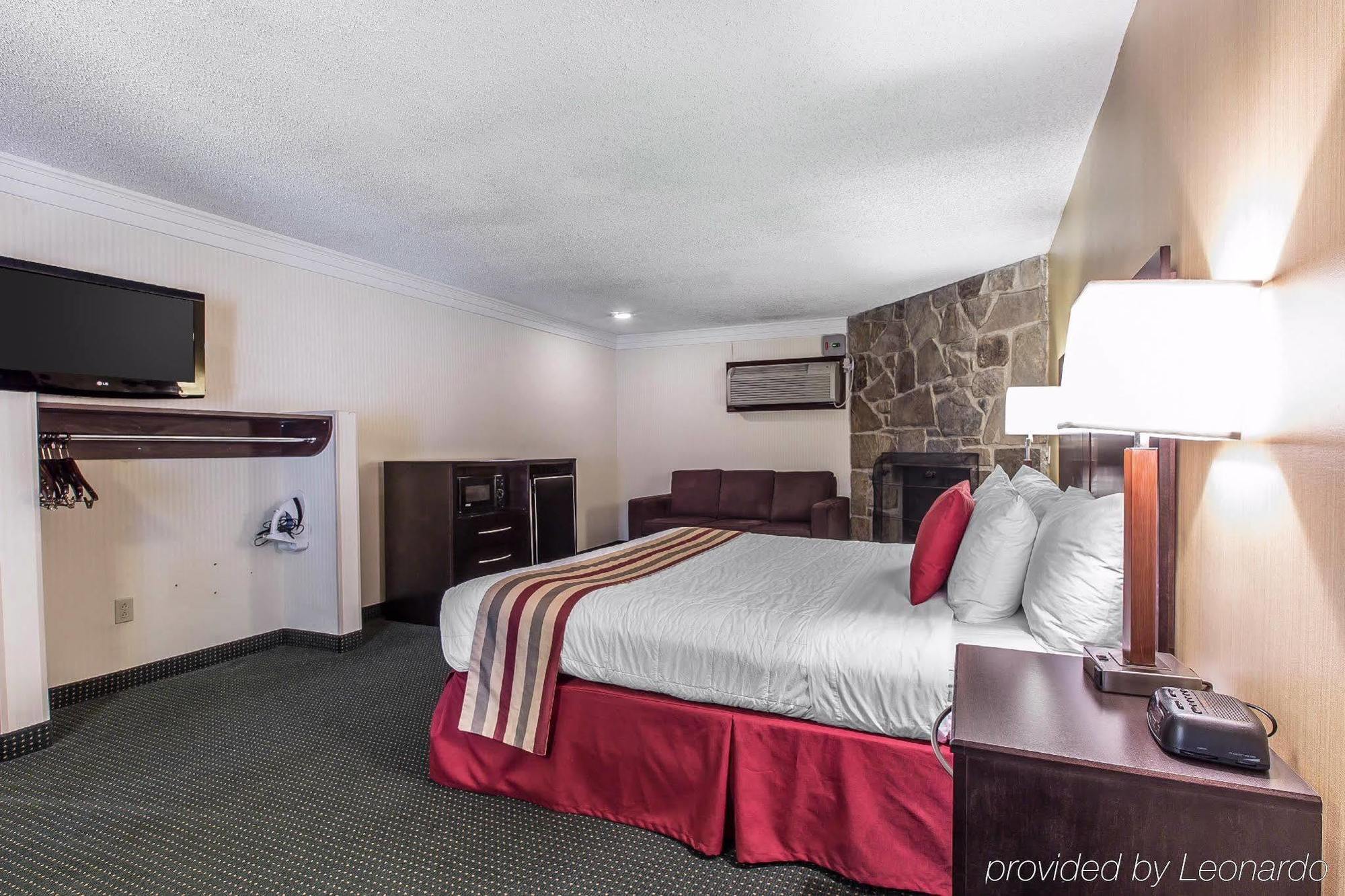 Black Bear & Hotel 3*