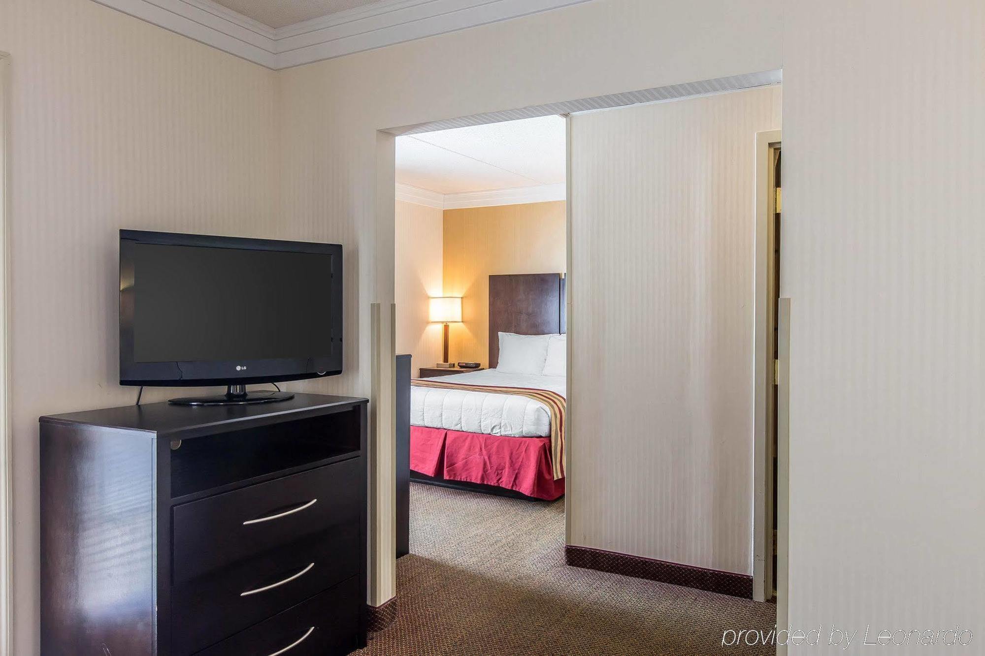 Black Bear & Hotel